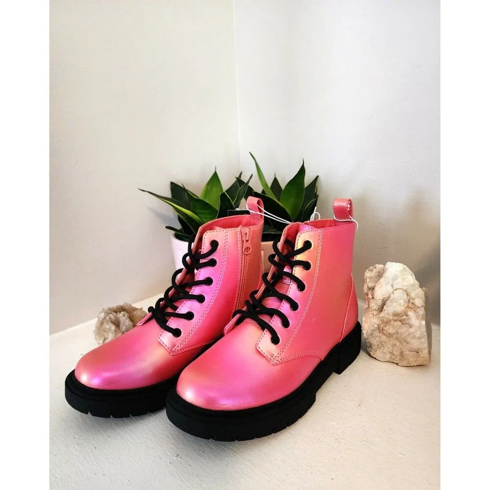 New Art Class Kayden / Pink Boots - Iridescent Pink! Girl's size - 4